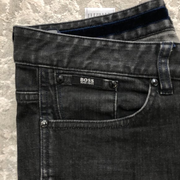 Hugo Boss Men's Slim Fit Charcoal Black Jeans - Size 34/34 - Picture 3 of 10